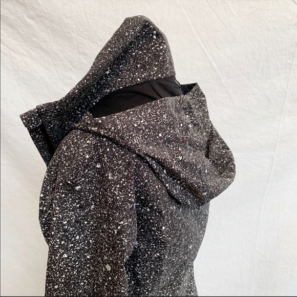 Lululemon Here to Move Jacket NWT - Picture 5 of 8